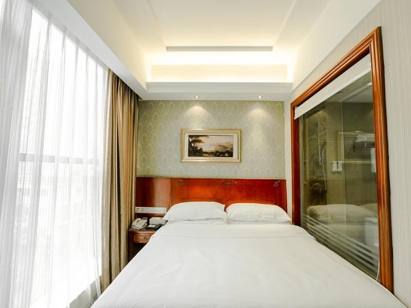 Vienna Hotel Dongguan Hou Street Wanda Plaza Εξωτερικό φωτογραφία